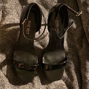 NEW WOT Nine West Size 8 Heeled Sandals